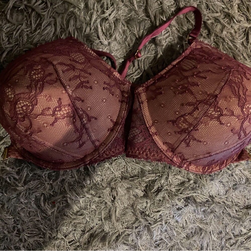 Victoria’s Secret never worn 34C lace bra